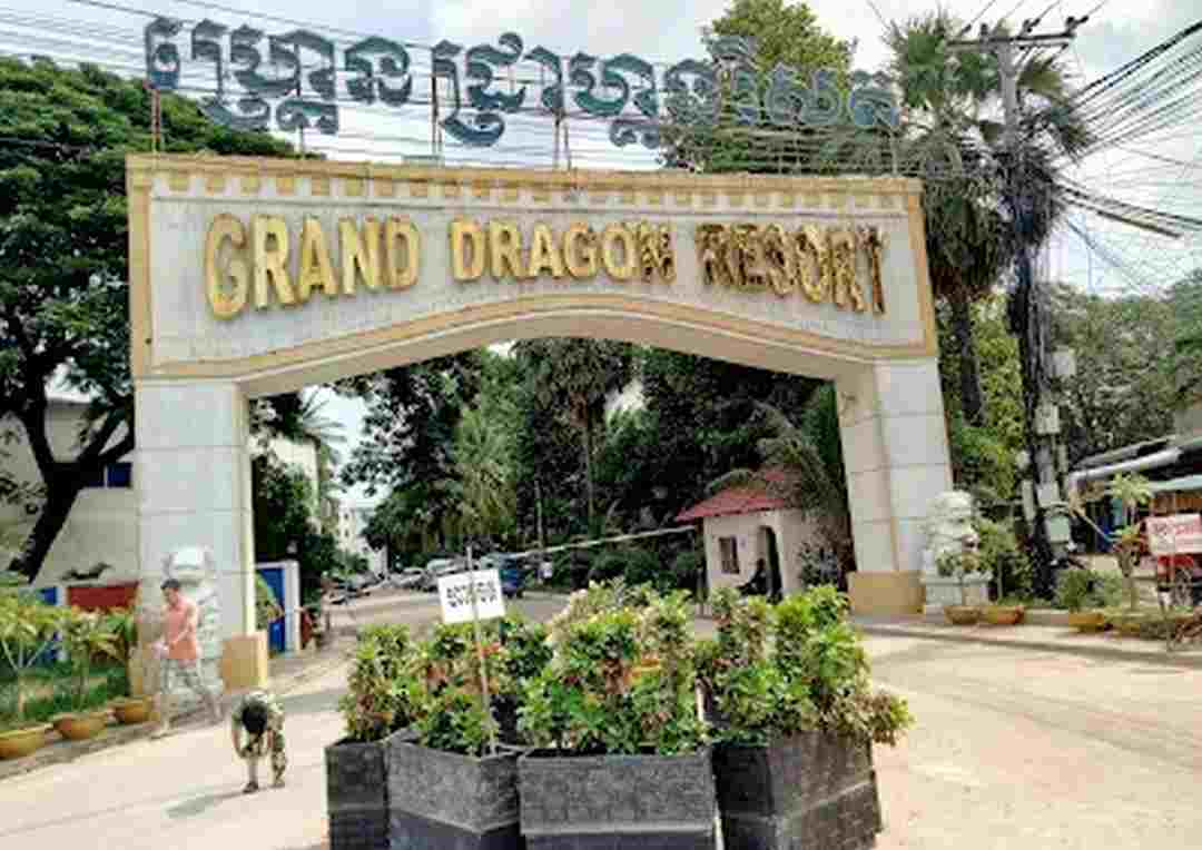 Khung cảnh cổng vào khu phức hợp Grand Dragon Resorts